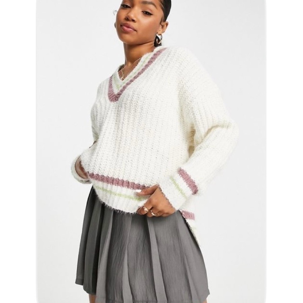 Pull&Bear V-Neck Sweater - Cream and Purple